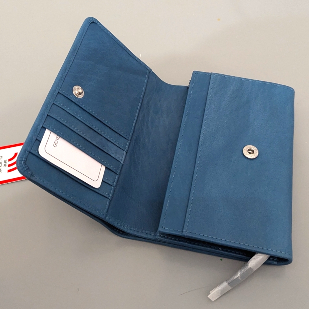 RFID blocking leather wallet